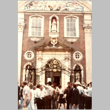 1984-08 - Britain Tour 14 - Worcester Guildhall w Team.jpg